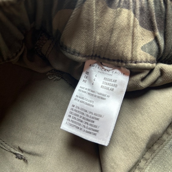 American Eagle Outfitters Camouflage Jogger Pants - Picture 5 of 10